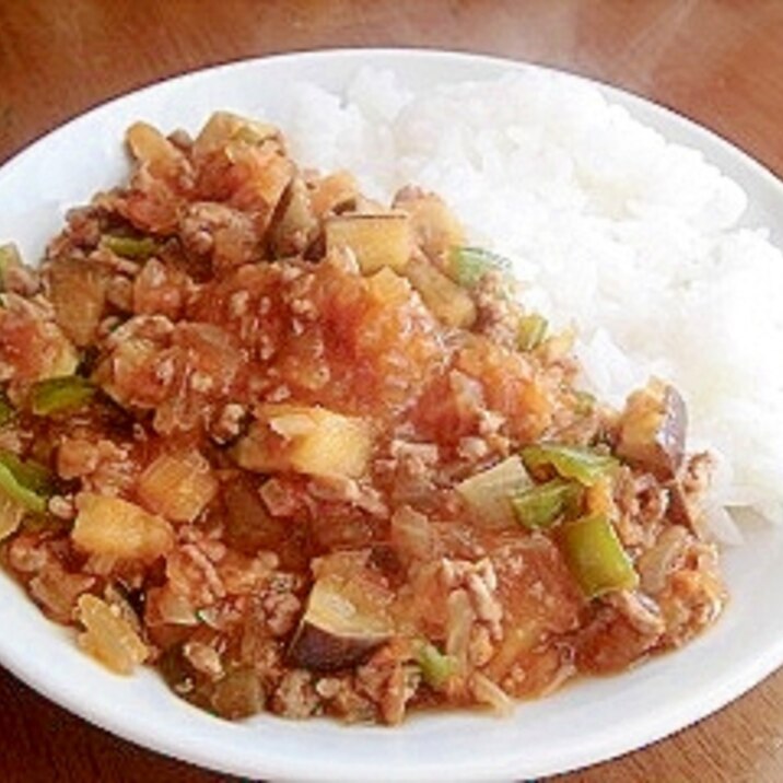 野菜たっぷり、なすとトマトのカレー